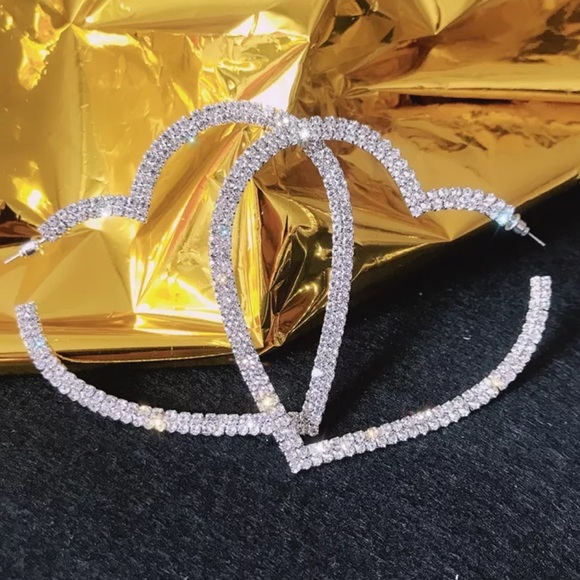 White Gold Heart ❤️ Earrings - Picture 4 of 5